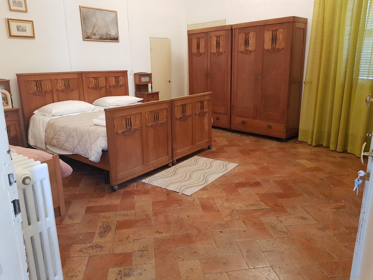 Il Cortegiano Hotel Urbino Luaran gambar
